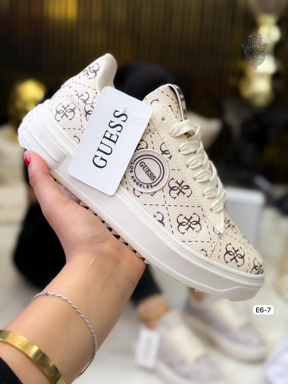 Guess - Tenis de Dama - Elegancia/ Comodidad