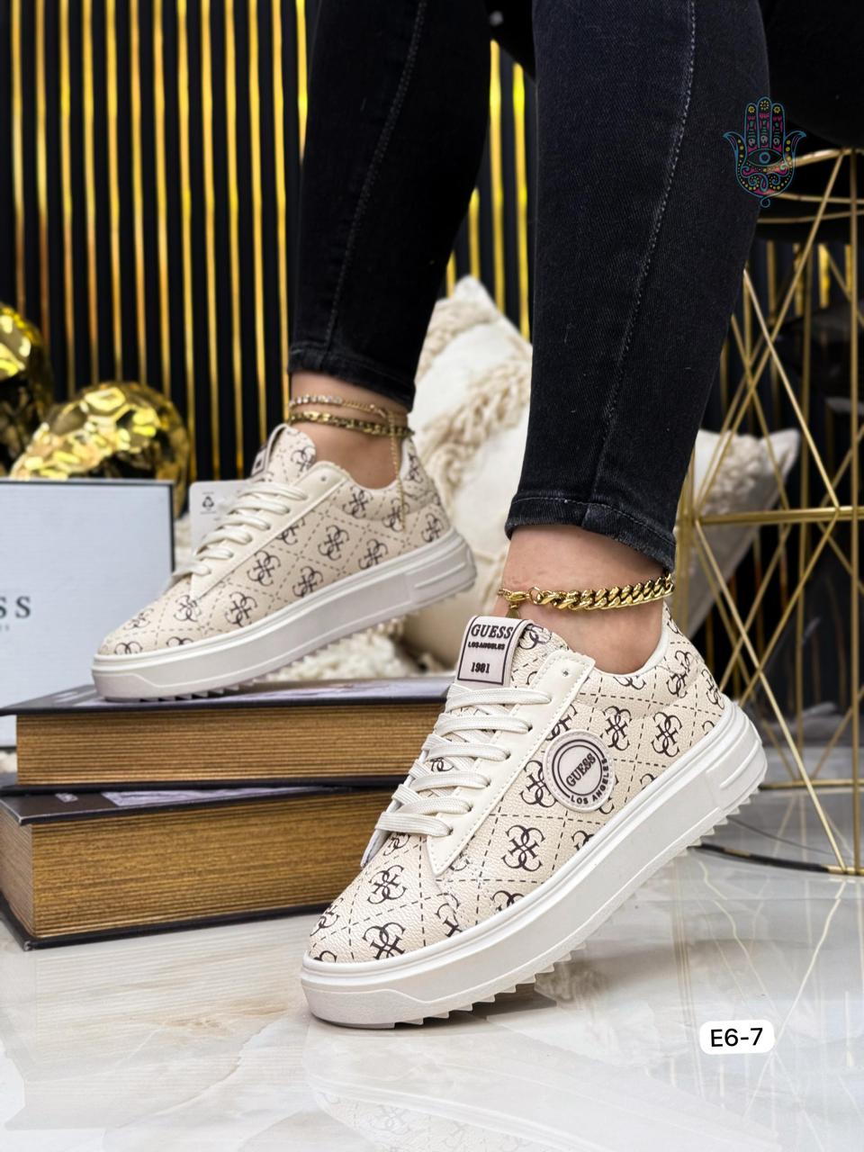 Guess - Tenis de Dama - Elegancia/ Comodidad