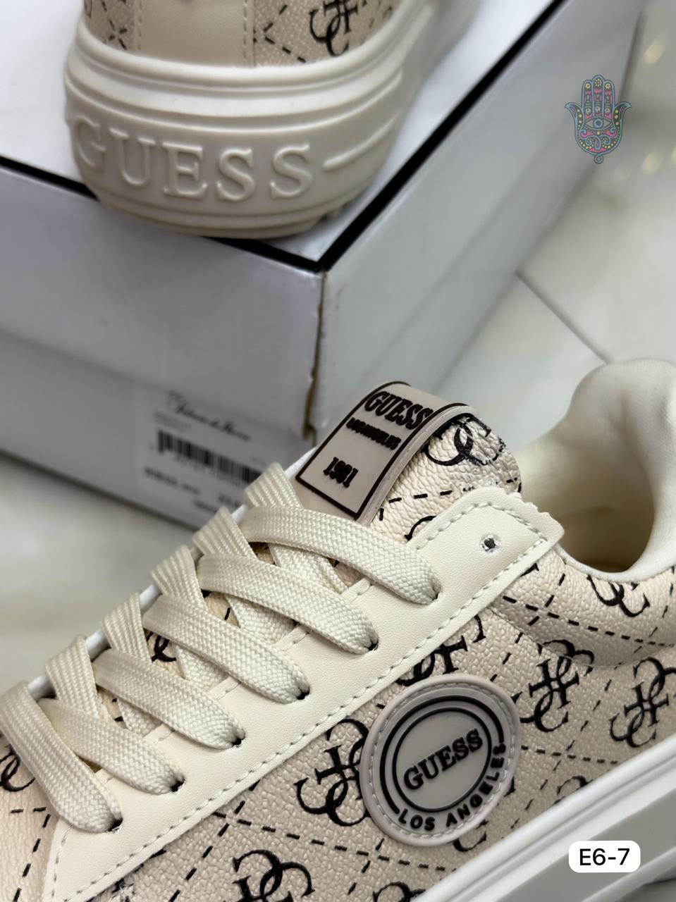 Guess - Tenis de Dama - Elegancia/ Comodidad